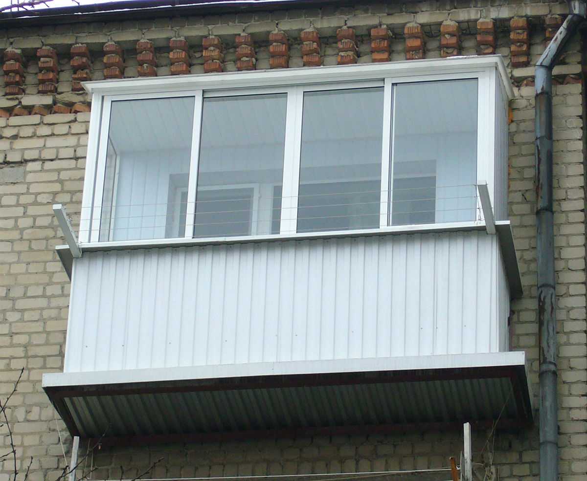 Особенности остекления балконов алюминием