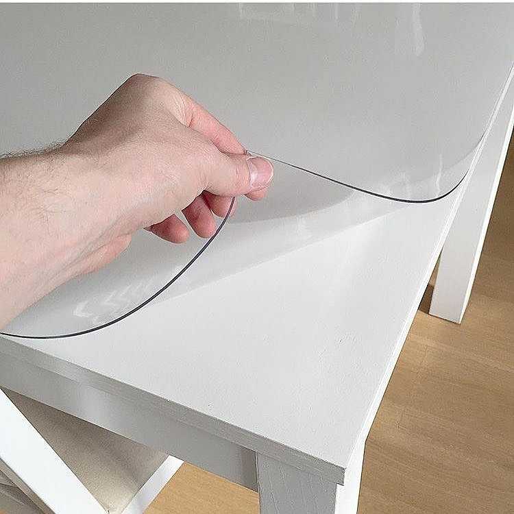 Клеенка на стол для кухни: прозрачная и силиконовая скатерть, как приклеить термоклеенку, как постелить покрытие на кухонный, плюсы и минусы