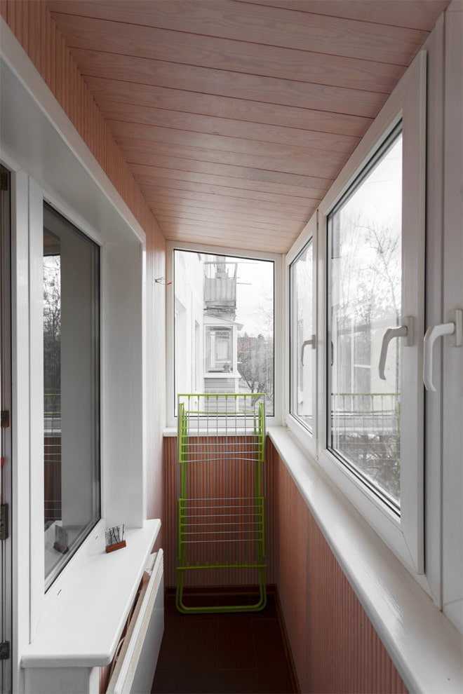 Балконы в хрущевке: отделка и дизайн, интересные идеи с фото