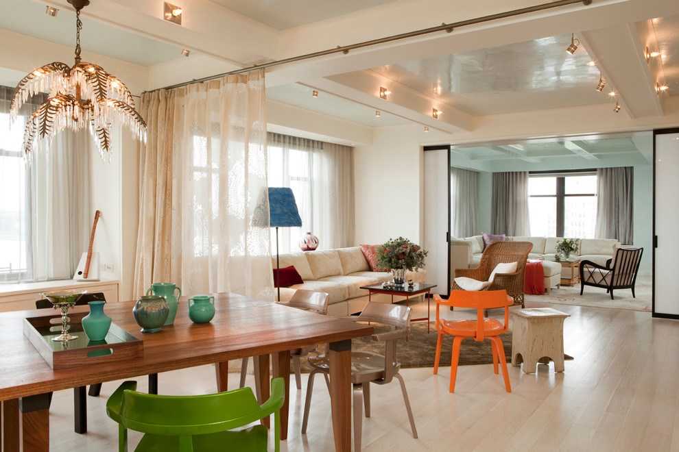 Восточный стиль в интерьере квартиры и дома - фото дизайна штор, мебели и обоев для зала