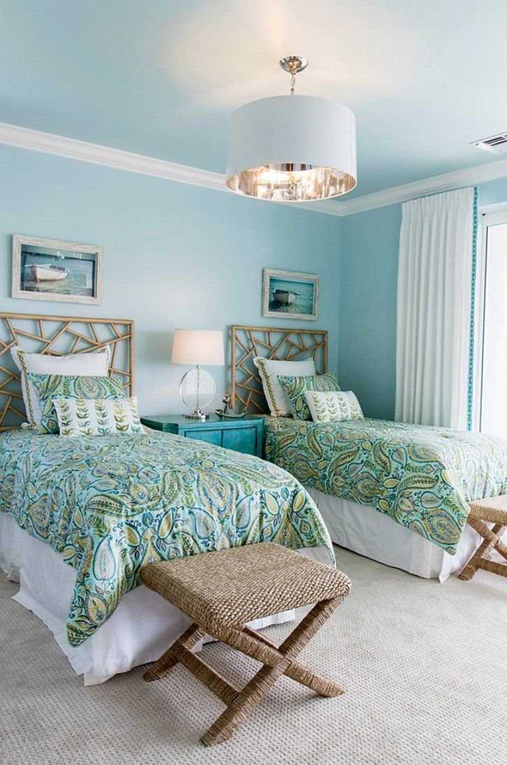 Синяя спальня плюсы и минусы, концепция и выбор дизайна интерьера С какими цветами сочетается белый, красный, бежевый, коричневый, золотистый и серый Синий цвет спальной комнаты выбор стиля помещения
