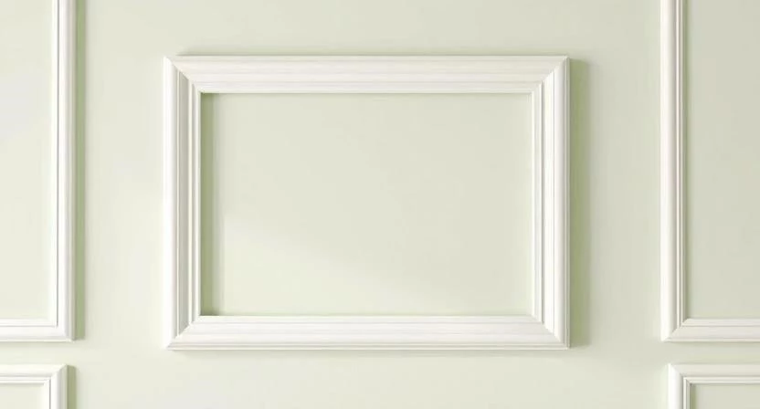 Декорирование стен молдингами и лепниной