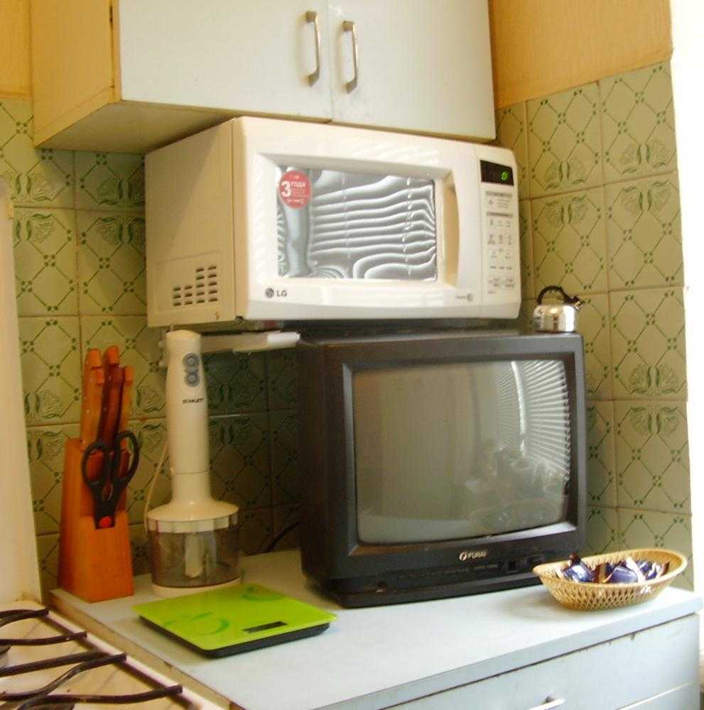 Куда поставить микроволновку на кухне (микроволновую печь, свч) — в маленькой кухне, где расположить, разместить, в хрущевке