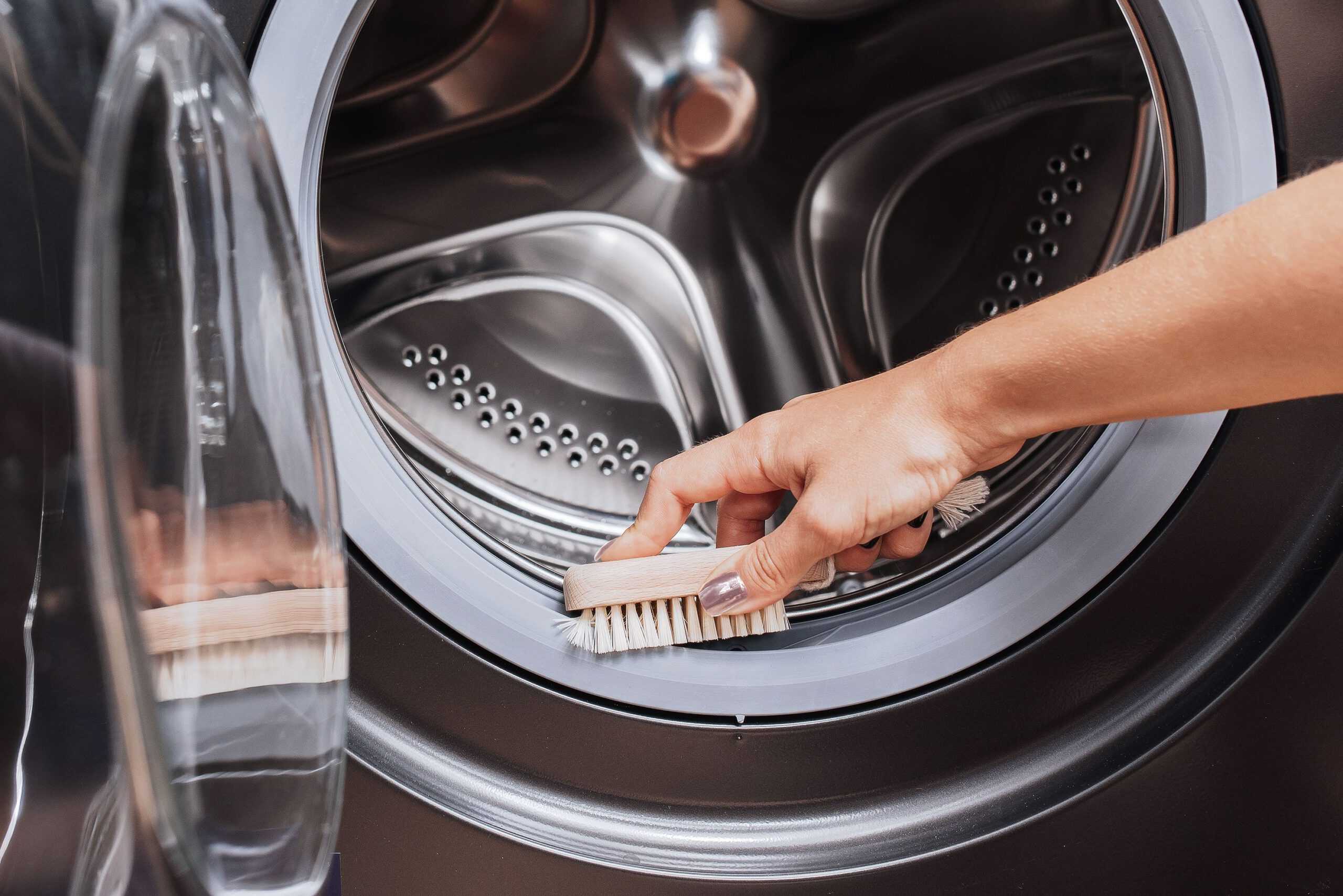 Как почистить стиральную машину внутри от запаха, накипи и грязи