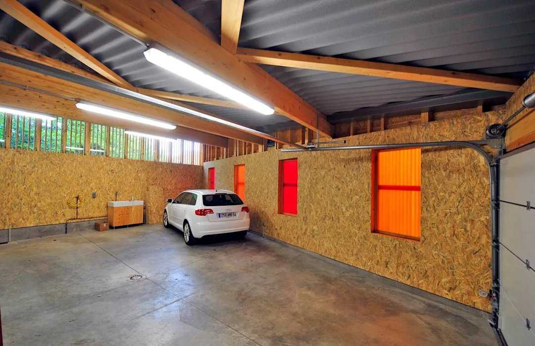 Внутренняя и наружная отделка стен гаража своими руками