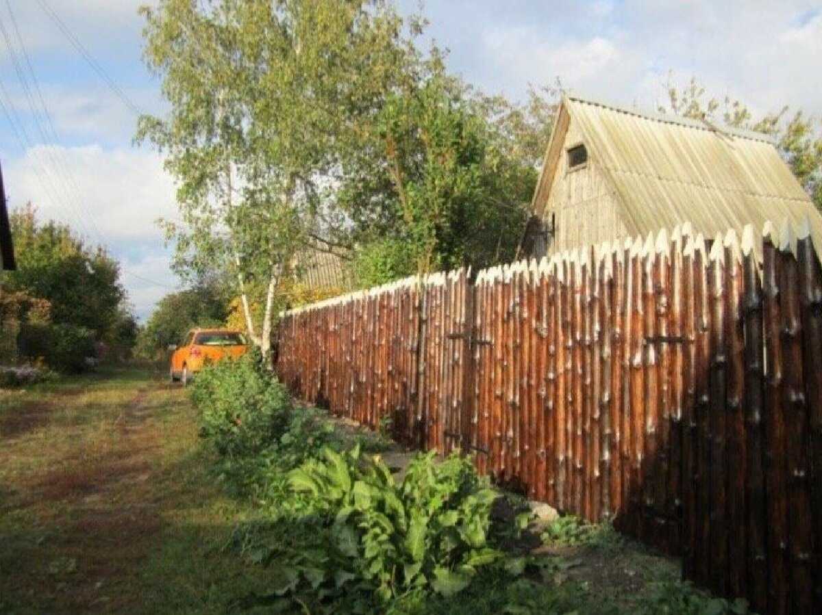 Забор из горбыля своими руками: фото и процесс монтажа | строительство. деревянные и др. материалы