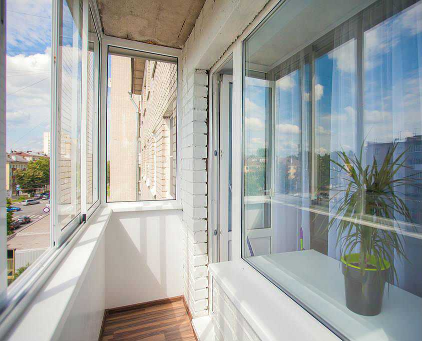 Способы остекления балконов и лоджий. какие окна лучше выбрать?