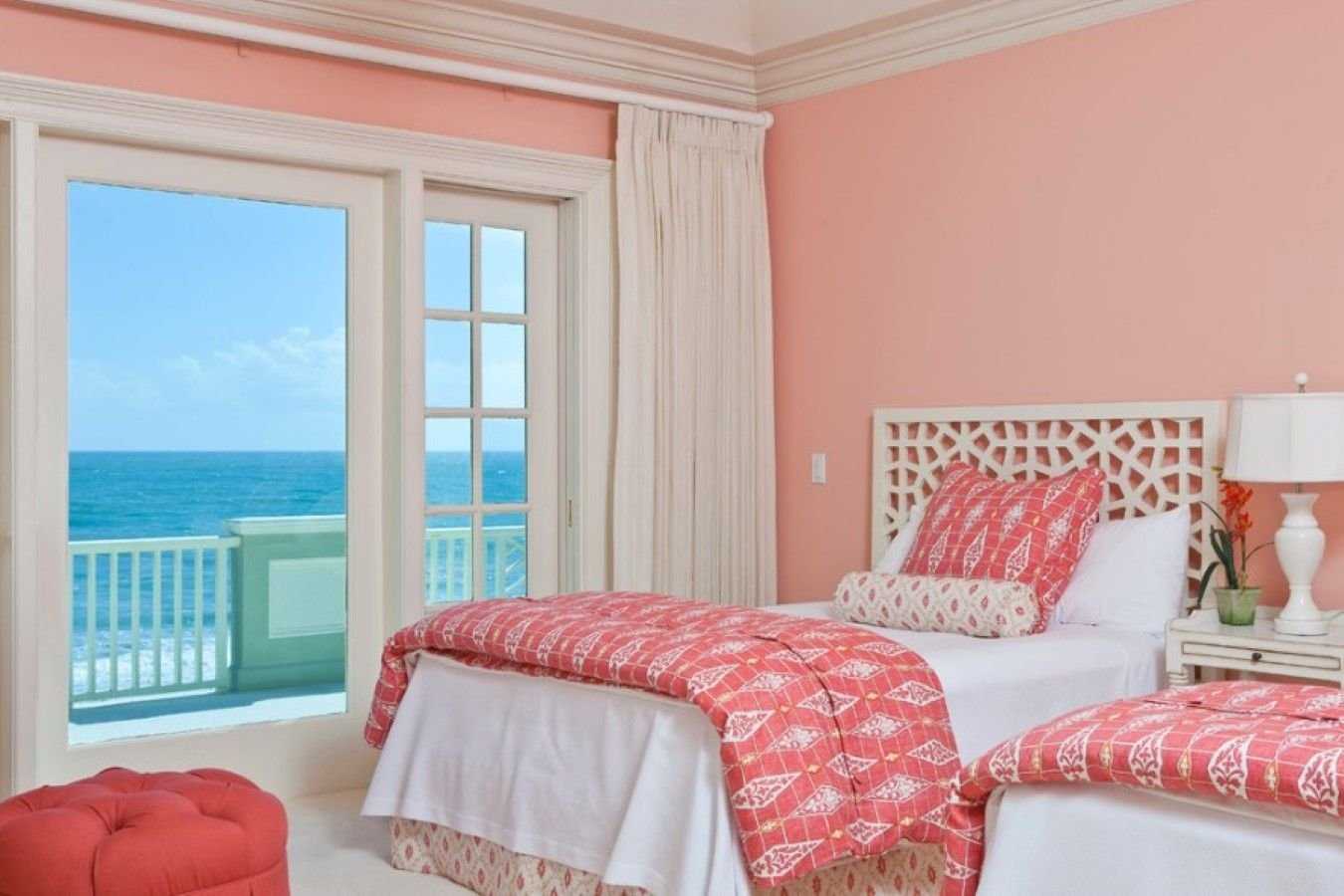 Интерьер персиковой спальни: самые актуальные сочетания с другими цветами и варианты дизайна