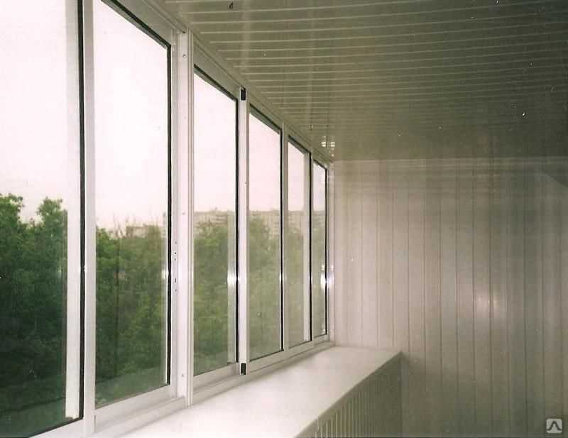 Холодное остекление балкона алюминиевым профилем: преимущества и техника выполнения