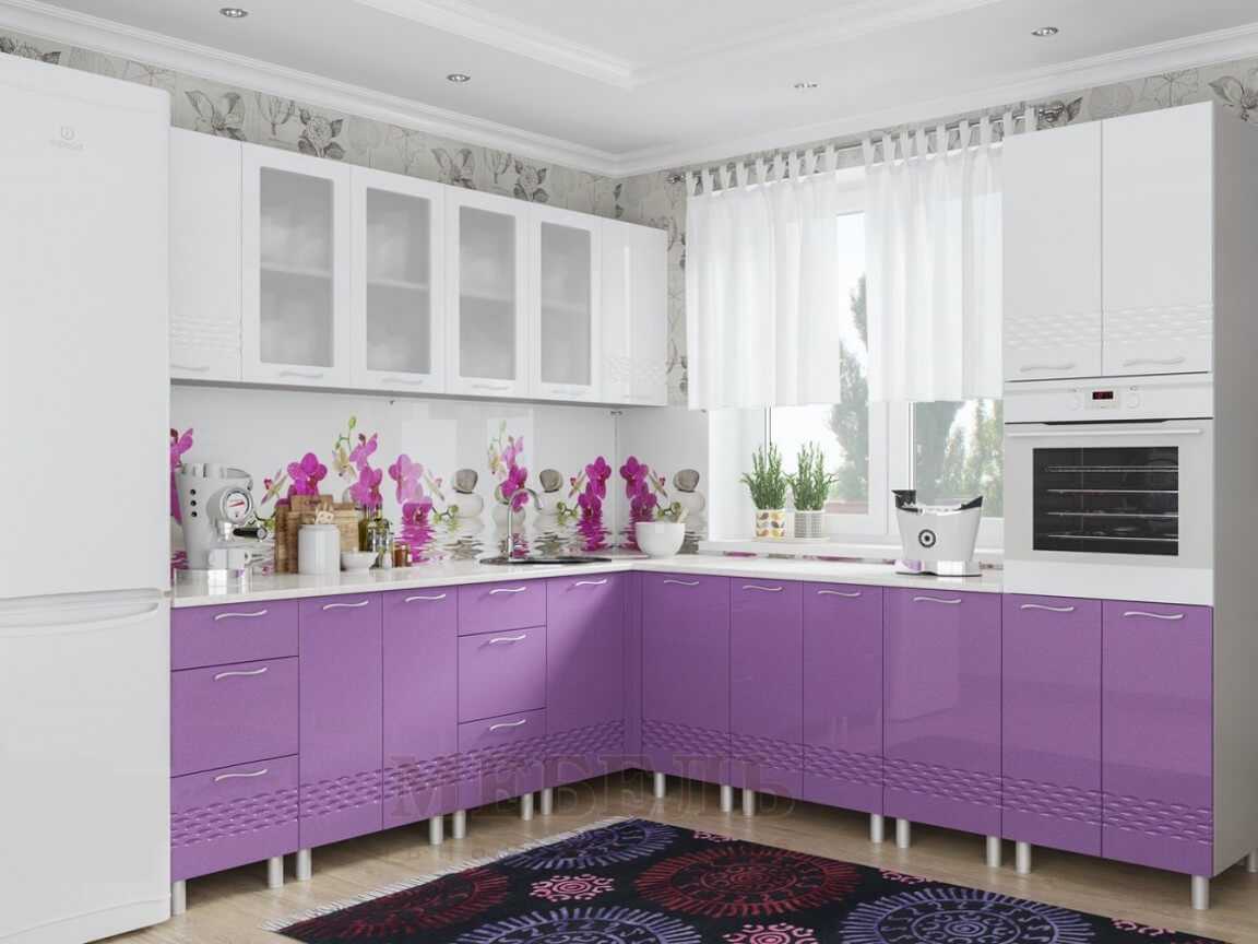 Сиреневая кухня в интерьере реальные фото дизайна в фиолетовых тонах Плюсы и минусы лиловой кухни, как данный оттенок влияет на психологию Подходящие стили для интерьера цвета лаванды Как подобрать цвет обоев, стен и кухонного гарнитура