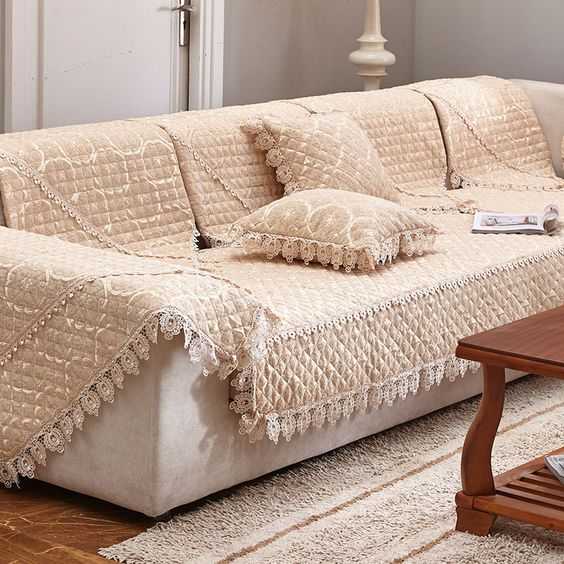 Как застелить угловой диван: обзор вариантов и рекомендации по выбору