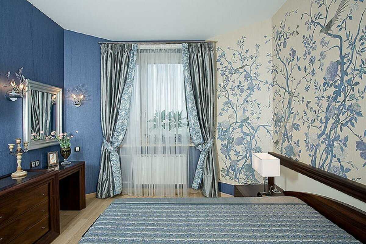 Синий цвет в интерьере: сочетание с другими цветами в гостиной комнате, дизайн в сине-желтых тонах
 - 37 фото