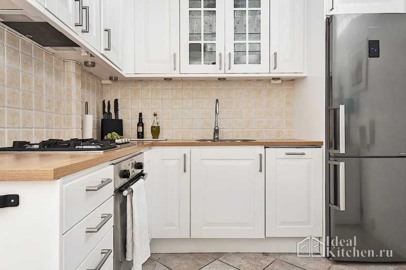 Белая кухня с деревянной столешницей: 93 фото и 3 частых ошибки