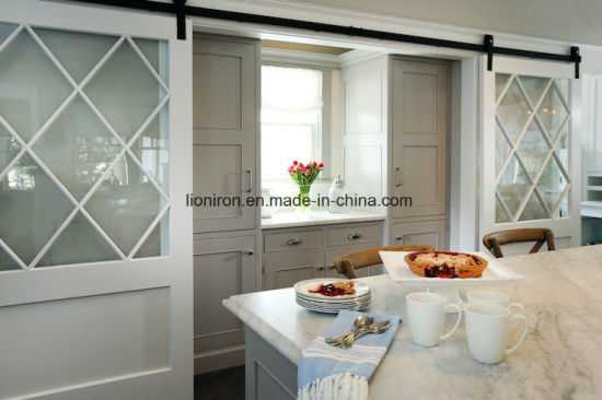 Раздвижные двери между кухней и комнатой: варианты дизайна | дизайн и фото