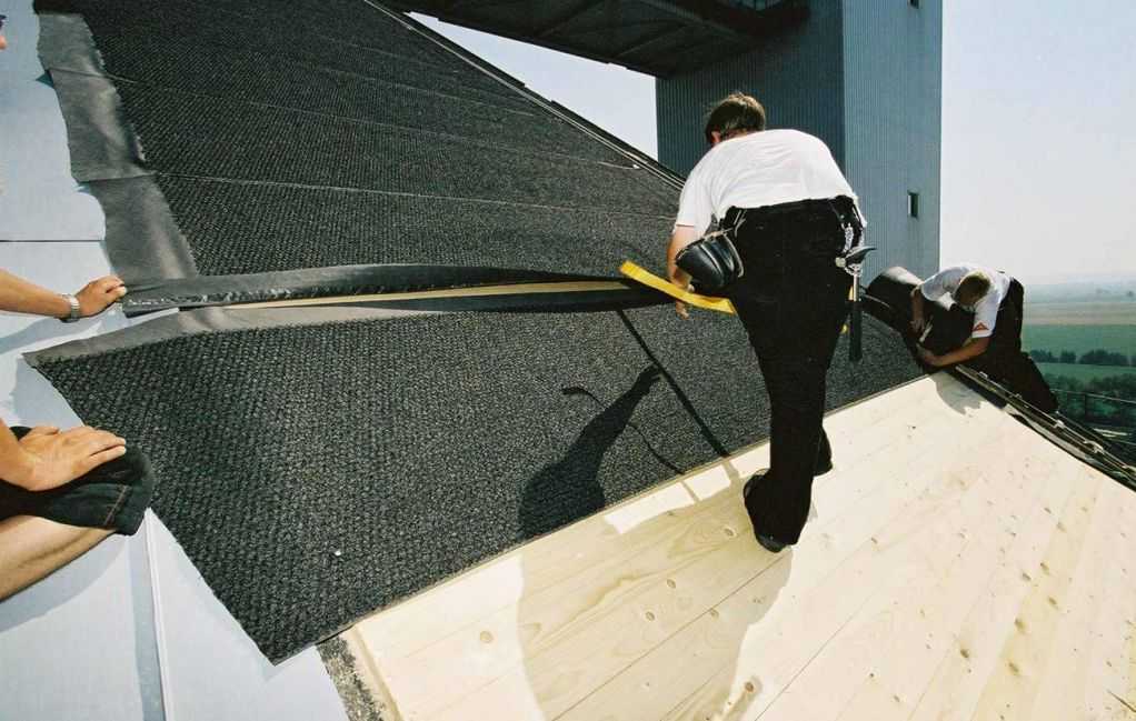Гидроизоляция крыши своими руками: выбор материалов, способы нанесения