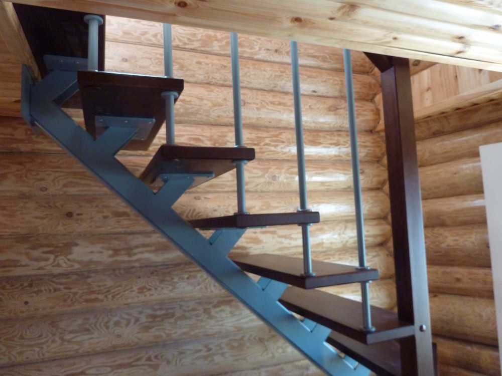 Лестница на второй этаж из швеллера – преимущества и нюансы