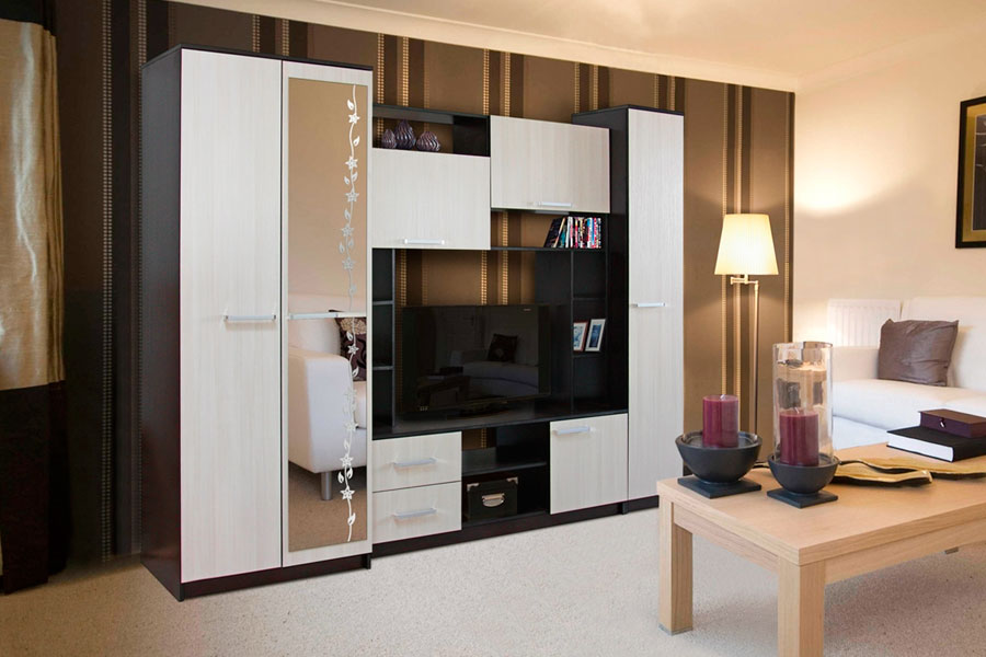 Темная мебель в интерьере: дизайн гостиной комнаты - 24 фото