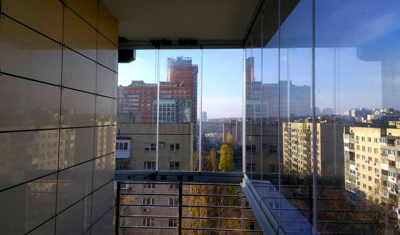 Безрамные балконы и лоджии: фото и особенности финского остекления