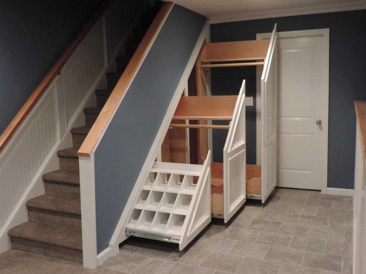 Идеи как использовать пространство под лестницей: 90 фото лучших решений и особенности лучших сочетаний дизайна